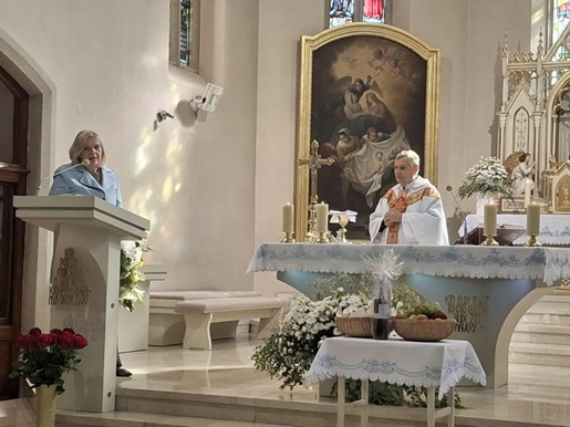 Omšu už tradične celebroval dôstojný pán farár Bederka...