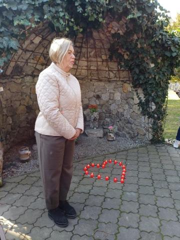 Uctenie si pamiatky obetí pandémie COVID-19 riaditeľkou DSS, doc. Annou Pavlovičovou