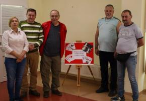 Klienti DSS Zavar s doprovodom na šachovo-žolíkovom turnaji v ZpS Vansová, Trnava.