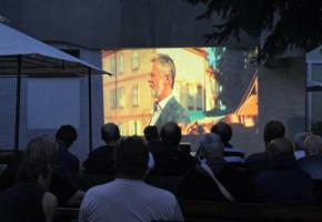 Film „More na dvore „ mal medzi prítomnými veľký úspech. 